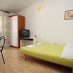 Апартаменты With Parking Space - 6691 Макарска
