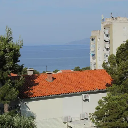 With Parking Space - 6691 Lägenhet