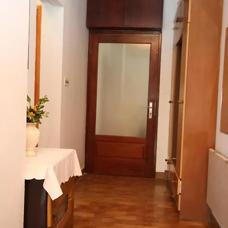 Apartman With Parking Space - 6691 *