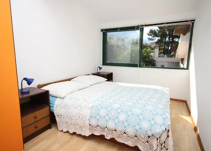 Apartman With Parking Space - 6691 *