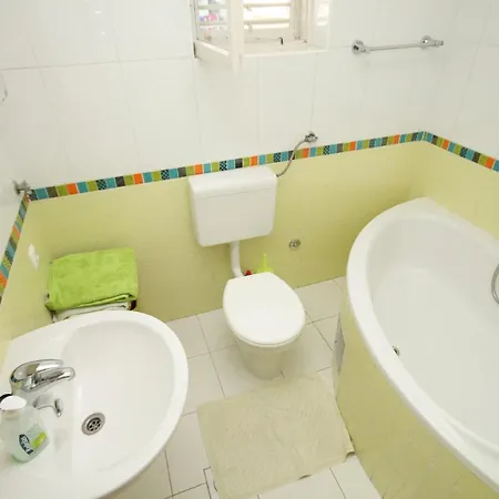 Daire With Parking Space - 6691 *